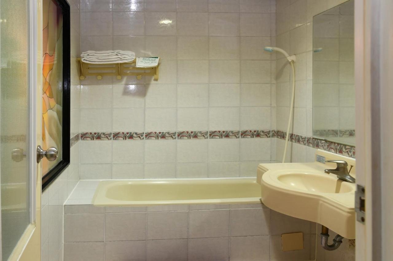 Love Boat Motel Chaozhou Экстерьер фото