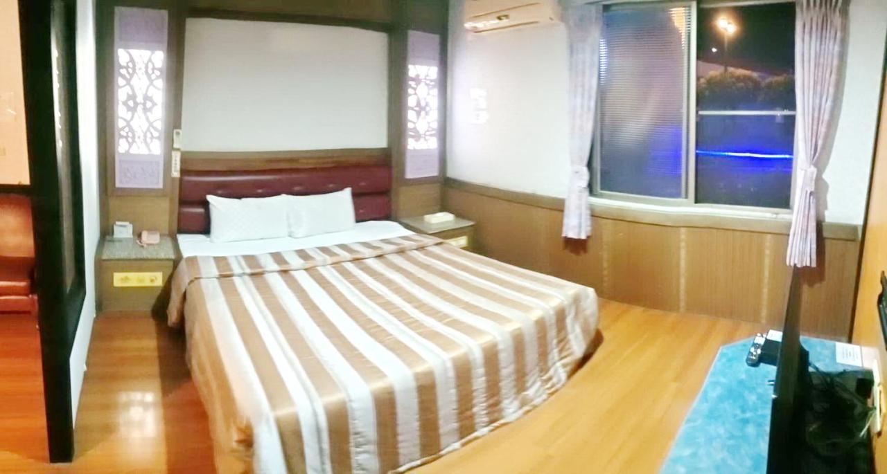 Love Boat Motel Chaozhou Экстерьер фото