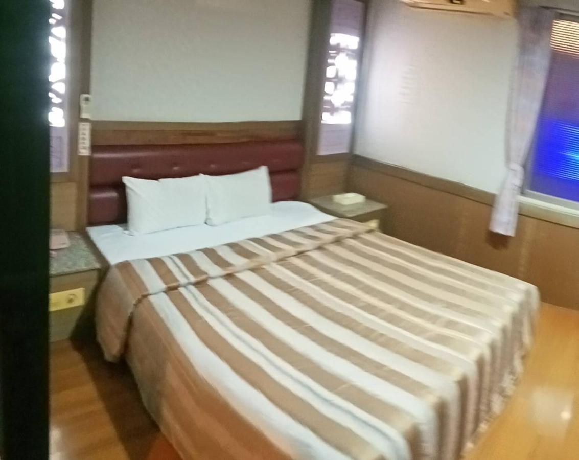 Love Boat Motel Chaozhou Экстерьер фото