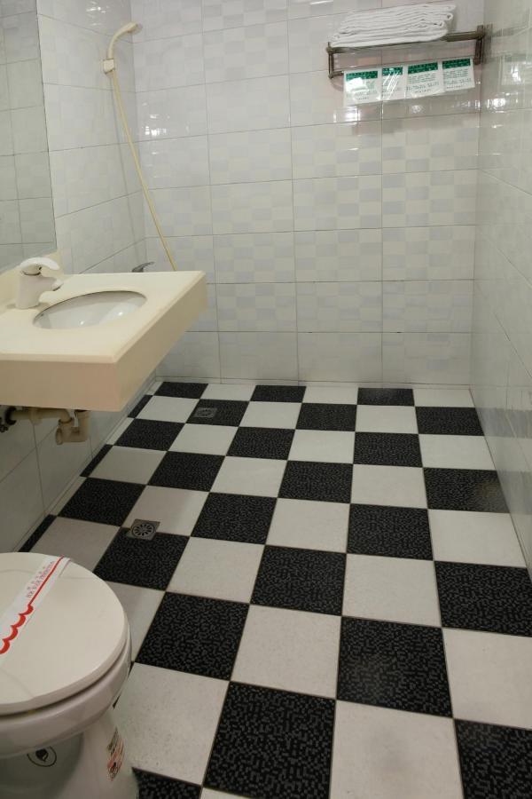 Love Boat Motel Chaozhou Экстерьер фото
